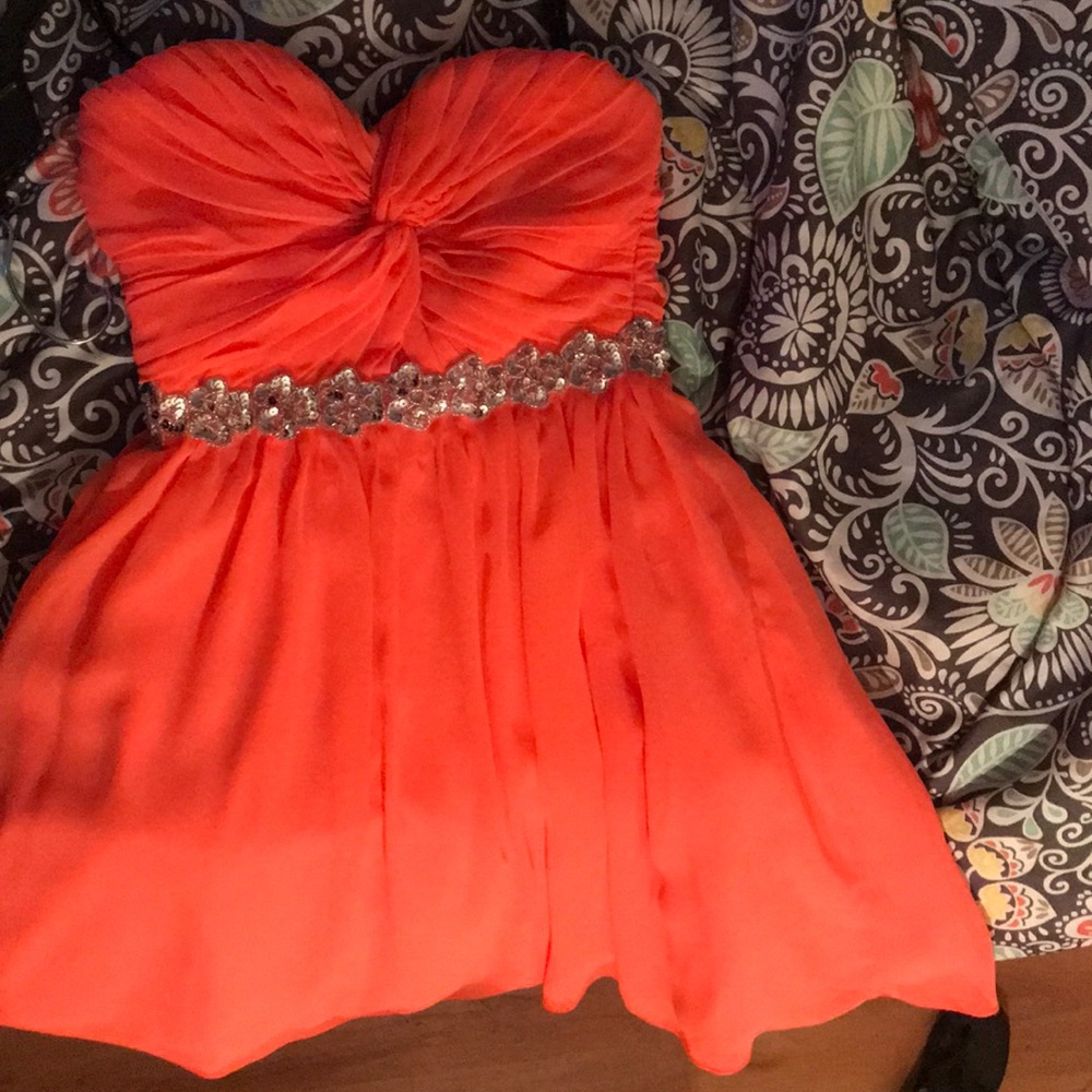 Prom dresss - Picture 4 of 6